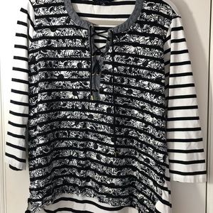 Jones NY 1X knit top with lace-up detail.